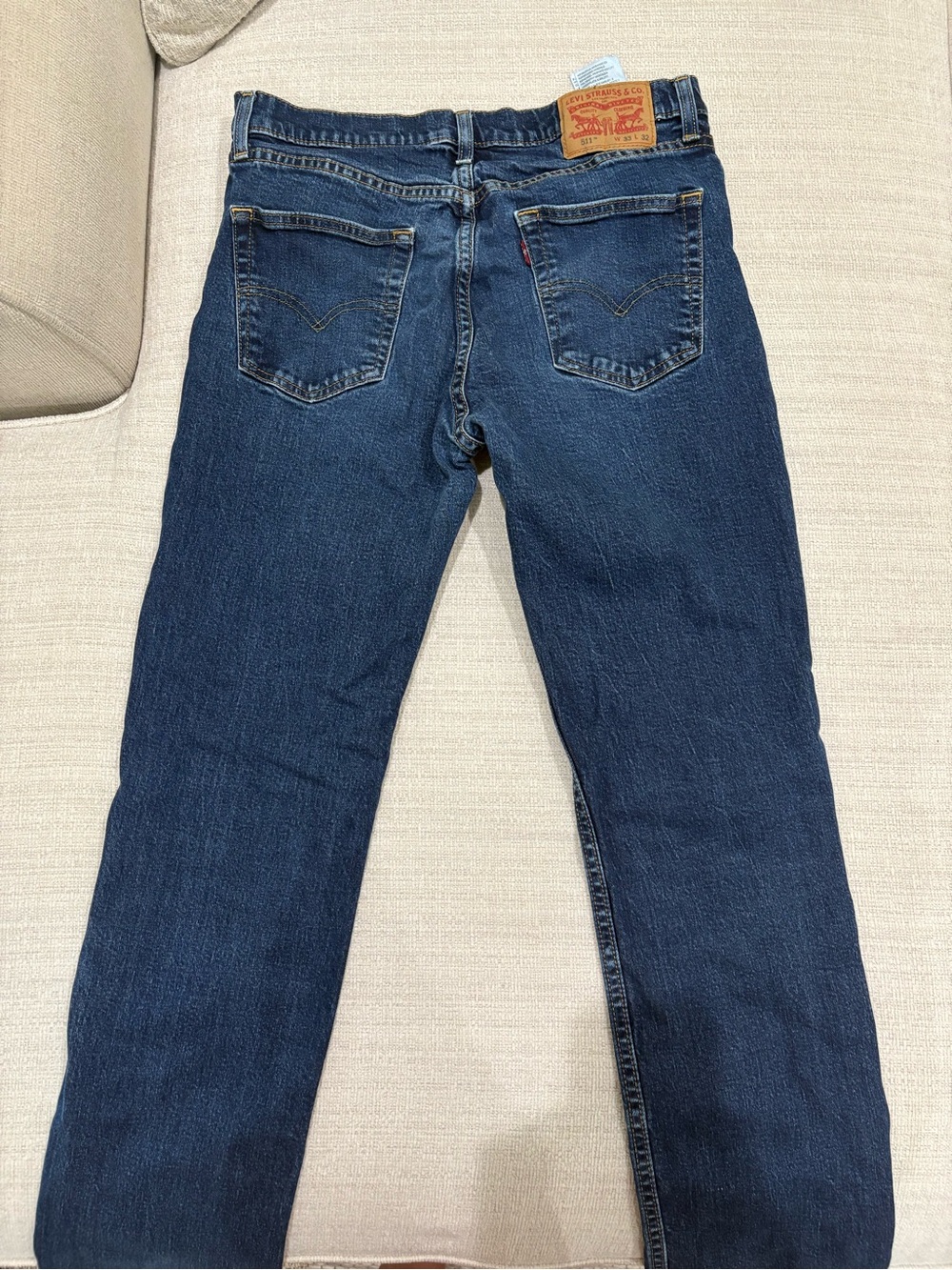 Levi's Medium Blue Denim Jeans with Gold Stitching - Picture 2 of 9